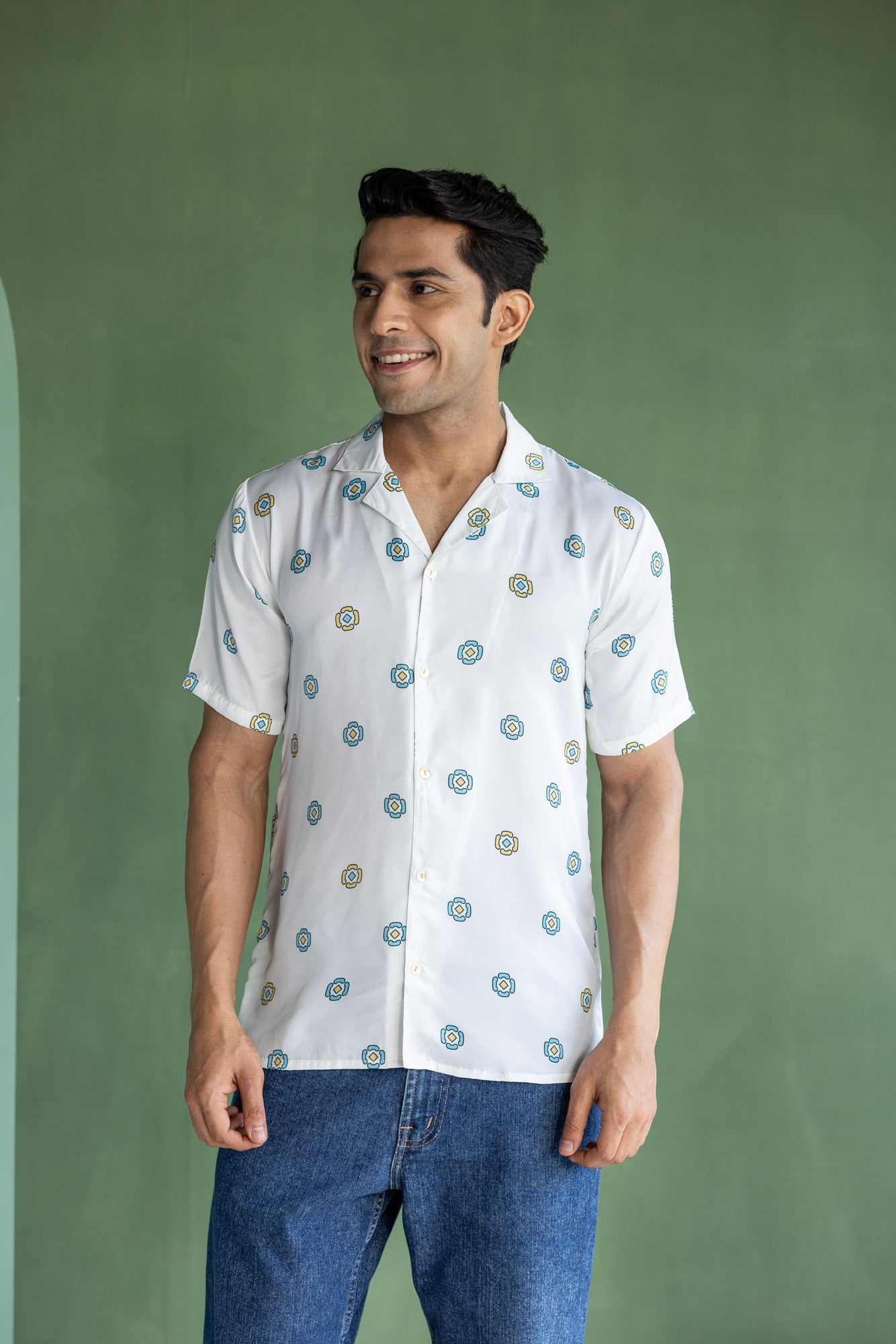 Printed Basic Shirt with Resort collar