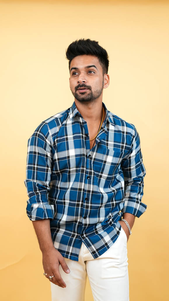 Men Blue & white Checks Shirt
