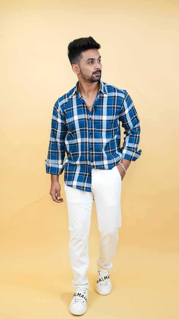 Men Blue & white Checks Shirt