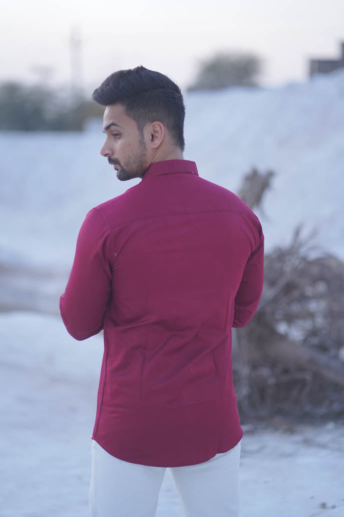 Men Solid Causal Maroon Shirt