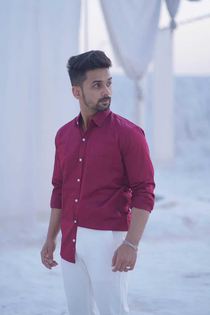 Men Solid Causal Maroon Shirt